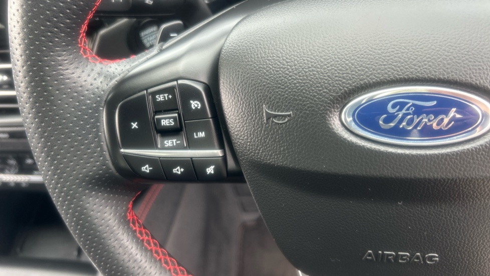 Ford Kuga 2.0 EcoBlue 190 ST-Line X 5dr Auto AWD Diesel Estate - Image 31