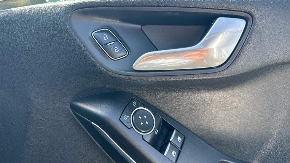 Ford Fiesta 1.0 EcoBoost Titanium 5dr Petrol Hatchback - Image 32