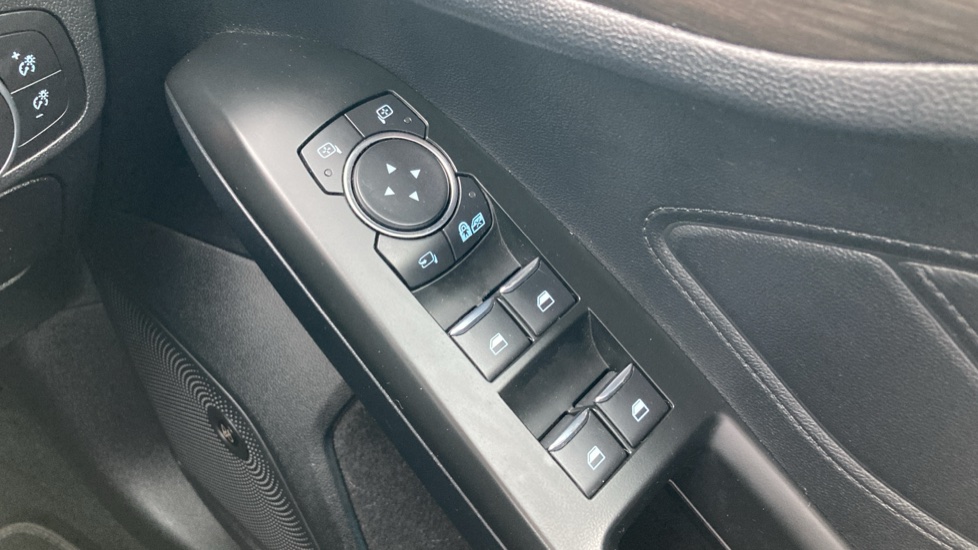 Ford Focus Vignale 2.0 EcoBlue 5dr Auto Diesel Hatchback - Image 36