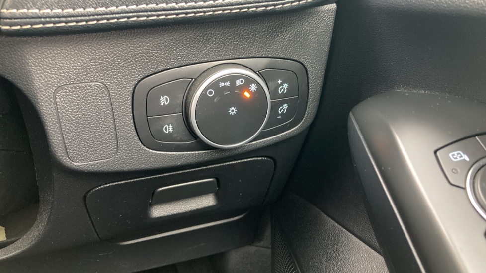 Ford Focus Vignale 2.0 EcoBlue 5dr Auto Diesel Hatchback - Image 38