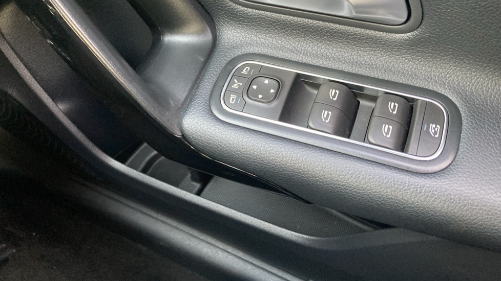 Mercedes-Benz A-Class A180 SE Executive 5dr Petrol Hatchback - Image 40
