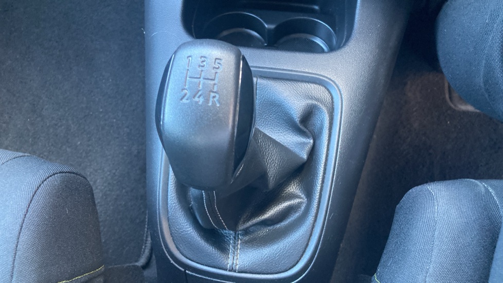 Citroen C3 1.2 PureTech 83 Feel 5dr Petrol Hatchback - Image 31