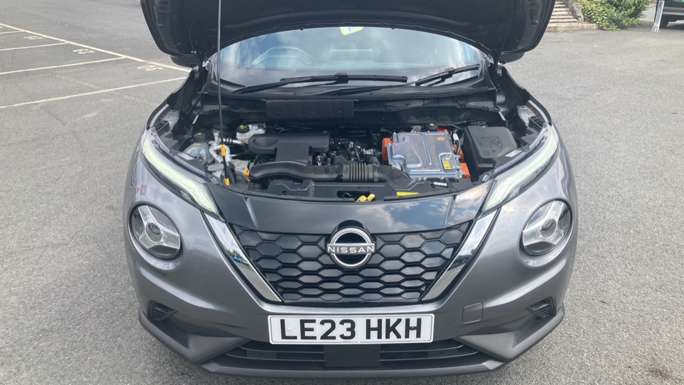 Nissan Juke 1.6 Hybrid N-Connecta 5dr Auto Hybrid Hatchback - Image 8
