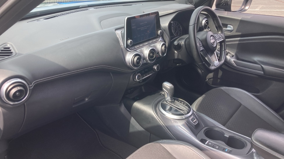 Nissan Juke 1.6 Hybrid N-Connecta 5dr Auto Hybrid Hatchback - Image 9