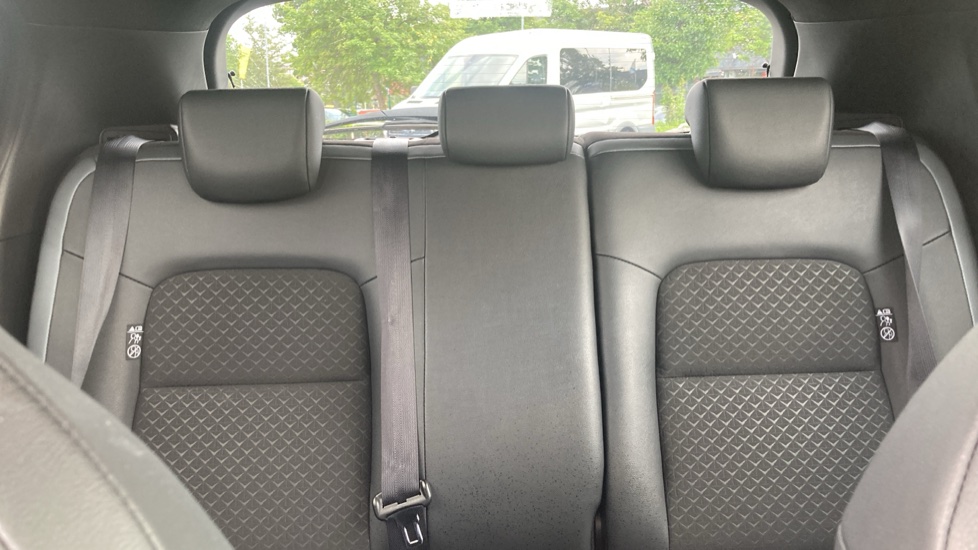 Nissan Juke 1.6 Hybrid N-Connecta 5dr Auto Hybrid Hatchback - Image 15
