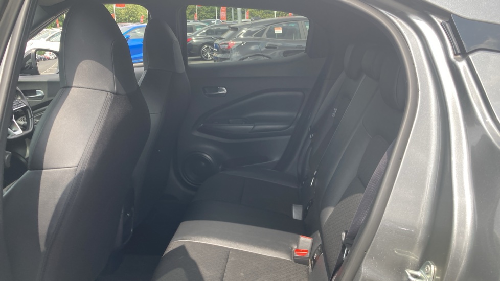 Nissan Juke 1.6 Hybrid N-Connecta 5dr Auto Hybrid Hatchback - Image 16