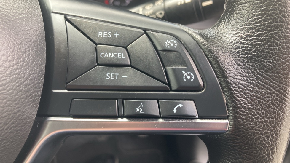 Nissan Juke 1.6 Hybrid N-Connecta 5dr Auto Hybrid Hatchback - Image 31