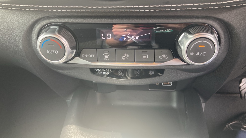 Nissan Juke 1.6 Hybrid N-Connecta 5dr Auto Hybrid Hatchback - Image 34