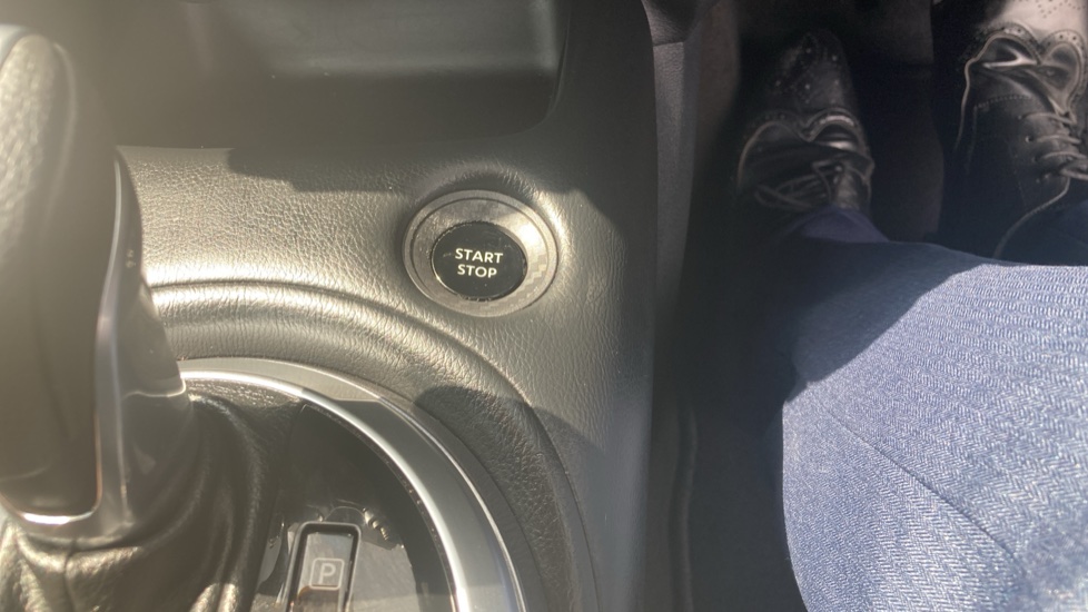 Nissan Juke 1.6 Hybrid N-Connecta 5dr Auto Hybrid Hatchback - Image 38