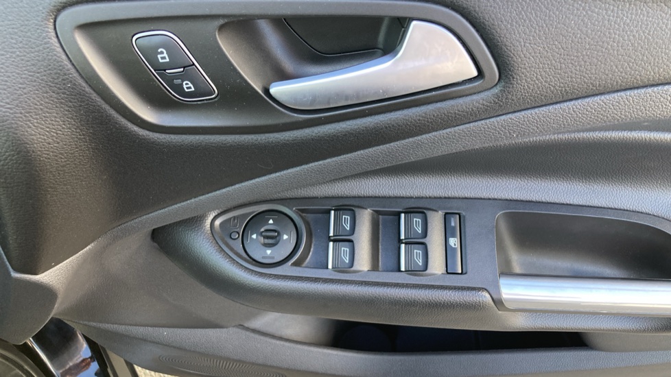 Ford Kuga 1.5 TDCi Titanium Edition 5dr 2WD Diesel Estate - Image 33