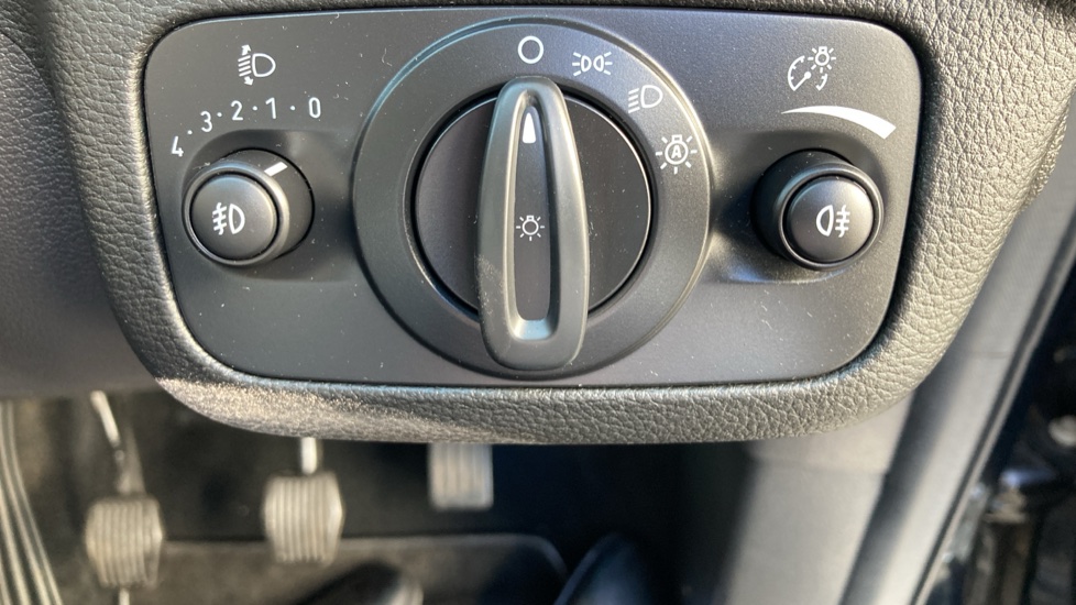 Ford Kuga 1.5 TDCi Titanium Edition 5dr 2WD Diesel Estate - Image 34