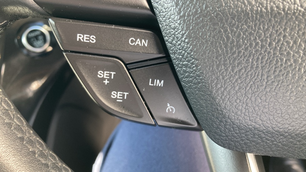 Ford Kuga 1.5 TDCi Titanium Edition 5dr 2WD Diesel Estate - Image 37