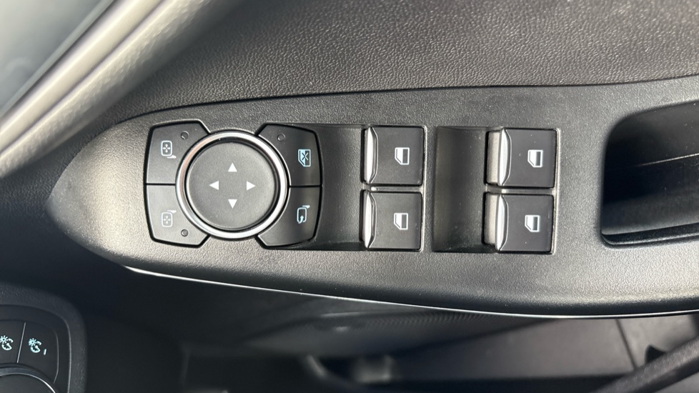 Ford Fiesta 1.0 EcoBoost Hybrid mHEV 125 Titanium 5dr Petrol Hatchback - Image 28