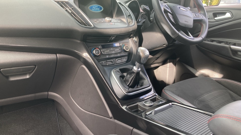 Ford Kuga 2.0 TDCi ST-Line 5dr 2WD Diesel Estate - Image 17