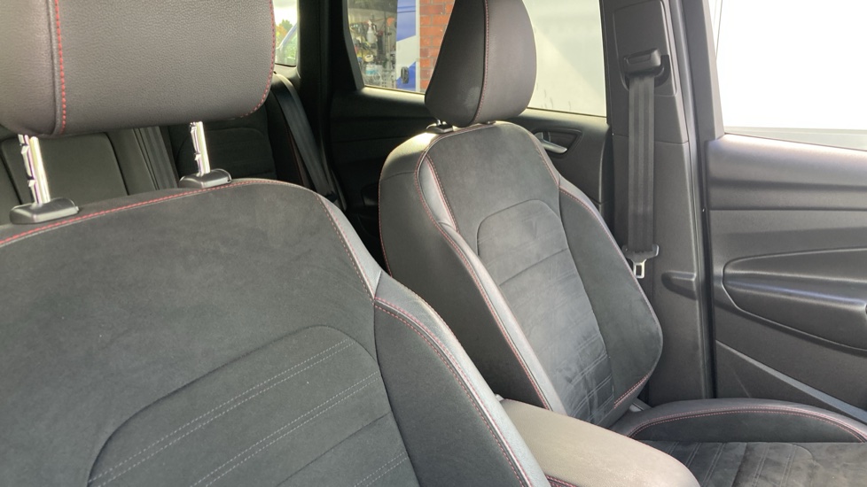 Ford Kuga 2.0 TDCi ST-Line 5dr 2WD Diesel Estate - Image 26