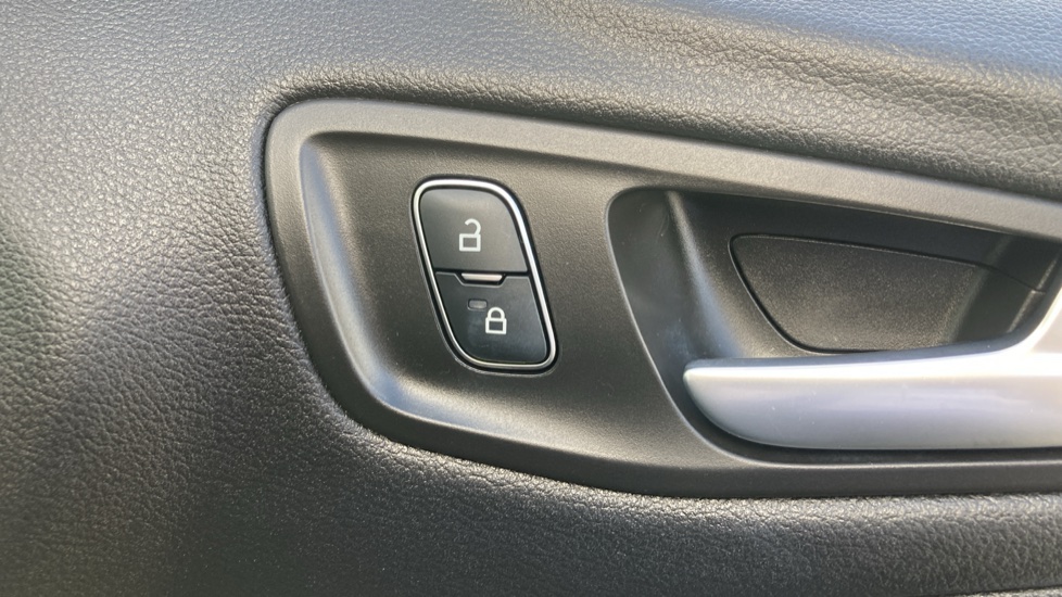 Ford Kuga 2.0 TDCi ST-Line 5dr 2WD Diesel Estate - Image 30