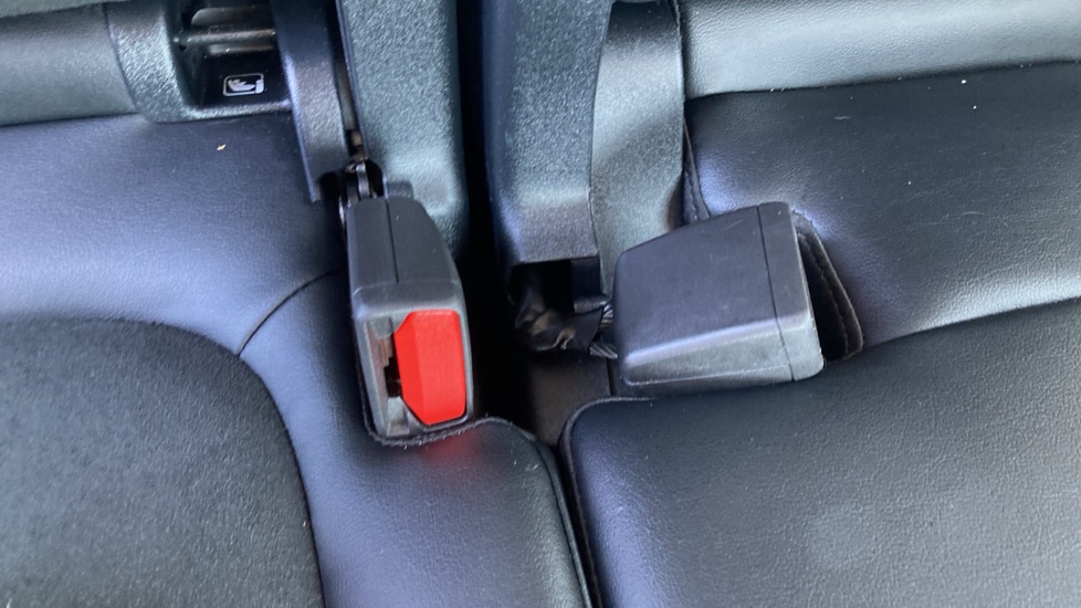 Ford Kuga 2.5 FHEV Active 5dr CVT Hybrid Estate - Image 17
