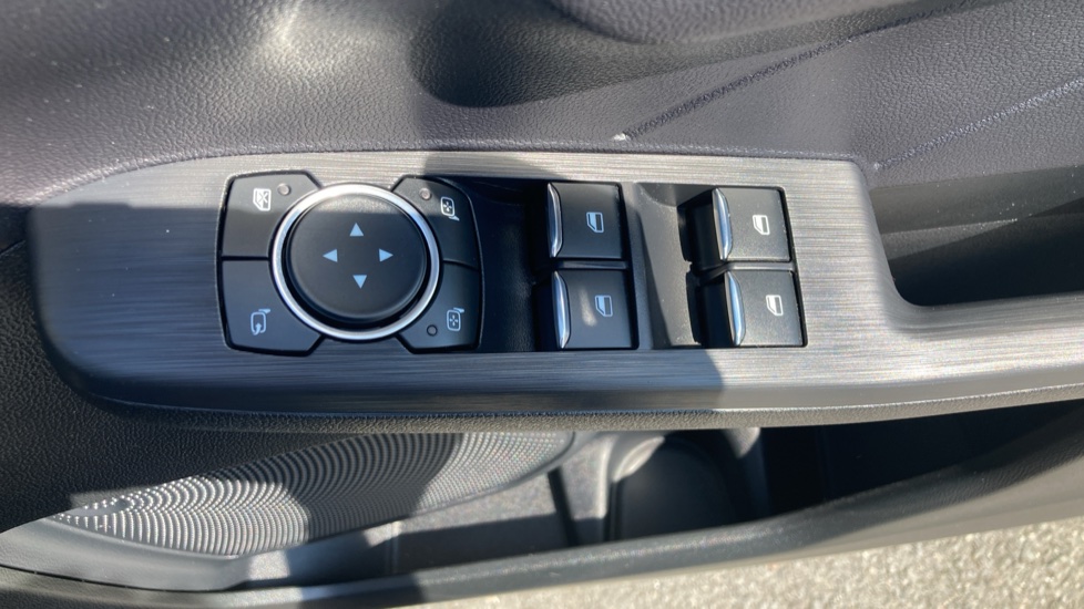 Ford Kuga 2.5 FHEV Active 5dr CVT Hybrid Estate - Image 29