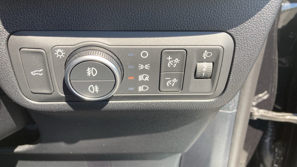 Ford Kuga 2.5 FHEV Active 5dr CVT Hybrid Estate - Image 30