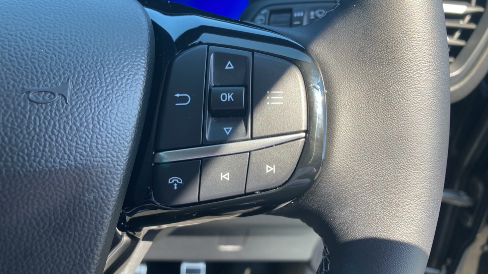 Ford Kuga 2.5 FHEV Active 5dr CVT Hybrid Estate - Image 31