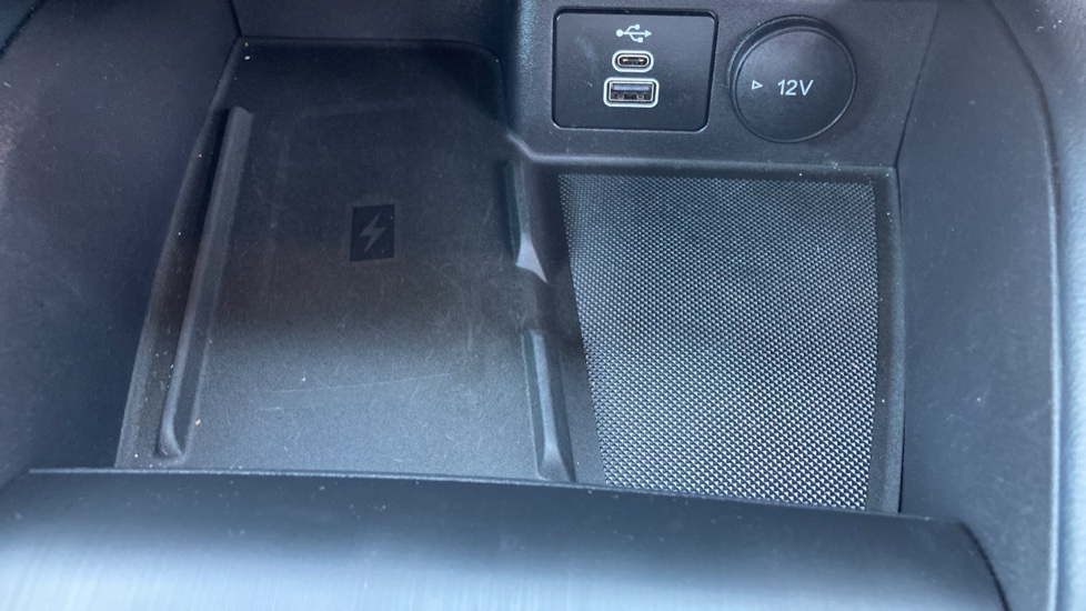 Ford Kuga 2.5 FHEV Active 5dr CVT Hybrid Estate - Image 34