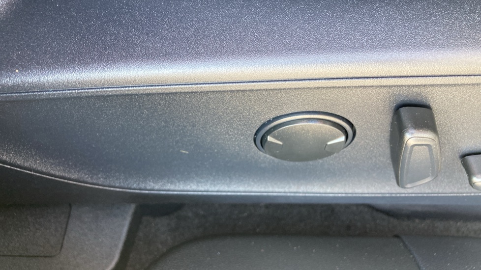 Ford Kuga 2.5 FHEV Active 5dr CVT Hybrid Estate - Image 43