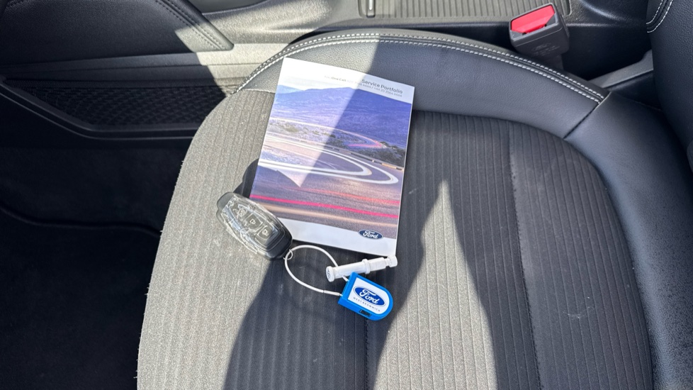Ford Kuga 1.5 EcoBoost 150 Titanium Edition 5dr Petrol Estate - Image 19