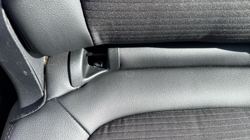 Ford Kuga 1.5 EcoBoost 150 Titanium Edition 5dr Petrol Estate - Image 30