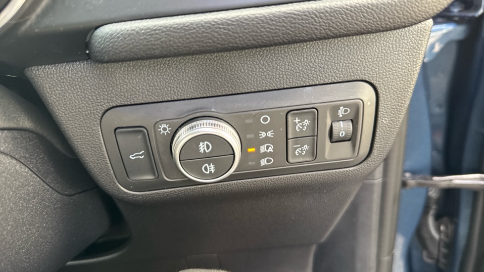 Ford Kuga 1.5 EcoBoost 150 Titanium Edition 5dr Petrol Estate - Image 32