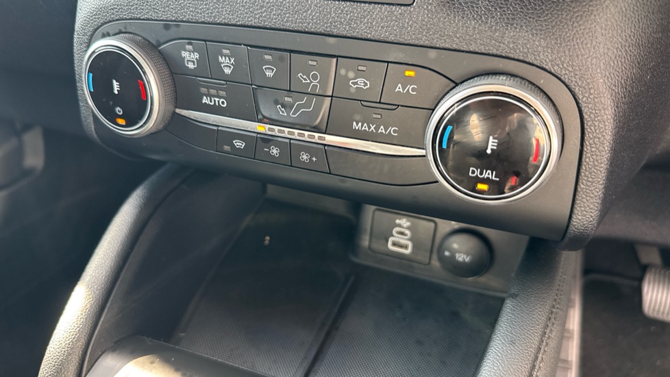 Ford Kuga 1.5 EcoBoost 150 Titanium Edition 5dr Petrol Estate - Image 36