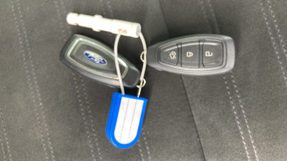 Ford Kuga 2.0 TDCi 180 ST-Line 5dr Auto Diesel Estate - Image 20