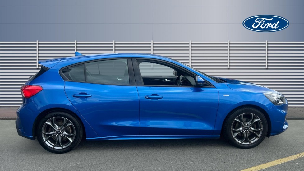 Ford Focus 1.0 EcoBoost 125 ST-Line 5dr Petrol Hatchback - Image 5
