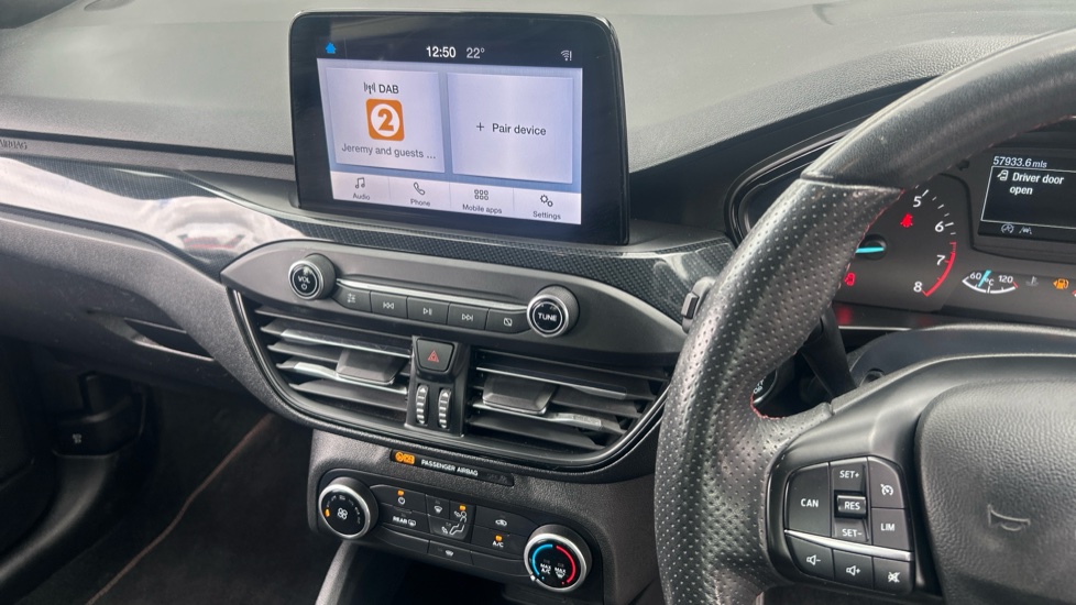 Ford Focus 1.0 EcoBoost 125 ST-Line 5dr Petrol Hatchback - Image 17