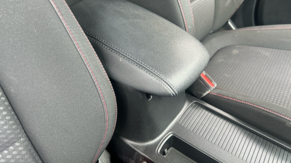Ford Focus 1.0 EcoBoost 125 ST-Line 5dr Petrol Hatchback - Image 26