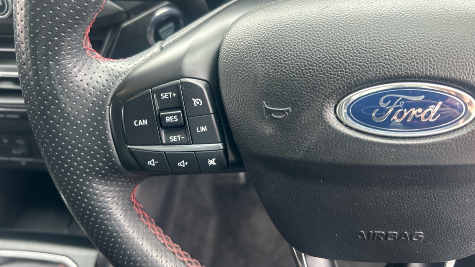 Ford Focus 1.0 EcoBoost 125 ST-Line 5dr Petrol Hatchback - Image 31