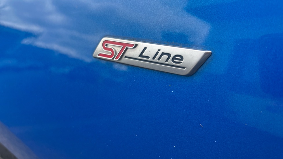 Ford Focus 1.0 EcoBoost 125 ST-Line 5dr Petrol Hatchback - Image 39