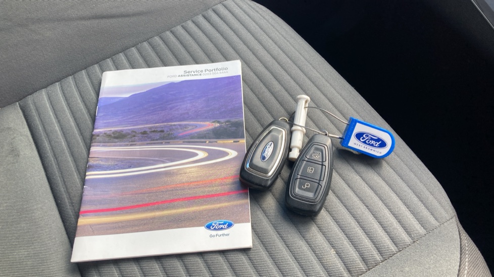 Ford Grand C-MAX 1.5 TDCi Titanium 5dr Diesel Estate - Image 19
