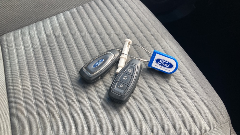 Ford Grand C-MAX 1.5 TDCi Titanium 5dr Diesel Estate - Image 20