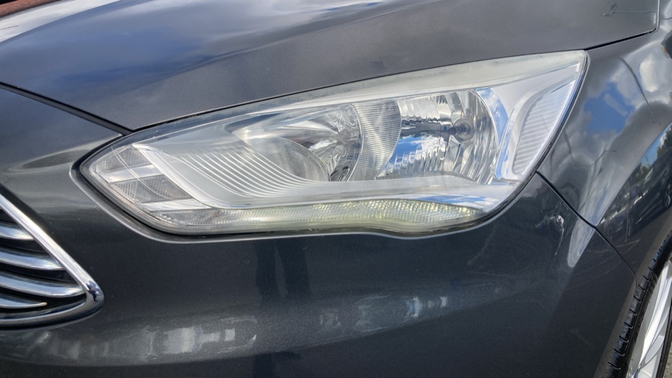 Ford Grand C-MAX 1.5 TDCi Titanium 5dr Diesel Estate - Image 41