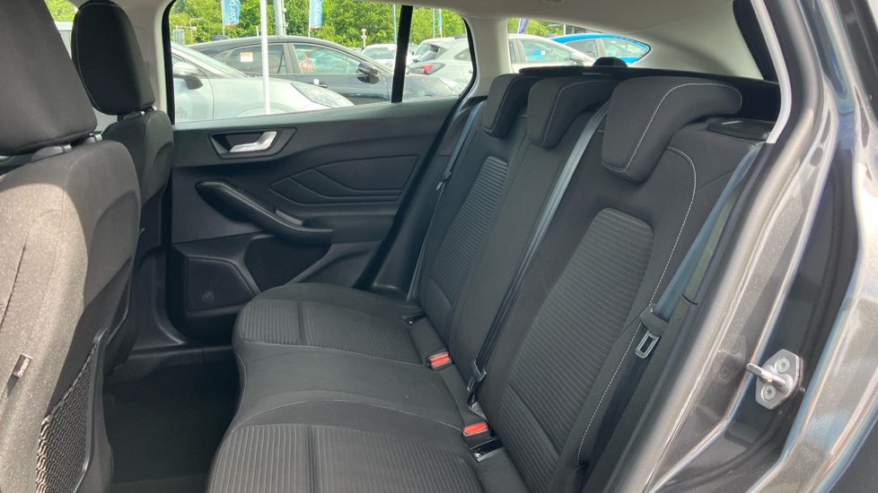 Ford Focus 1.0 EcoBoost Hybrid mHEV 155 Titanium 5dr Auto Petrol Estate - Image 19