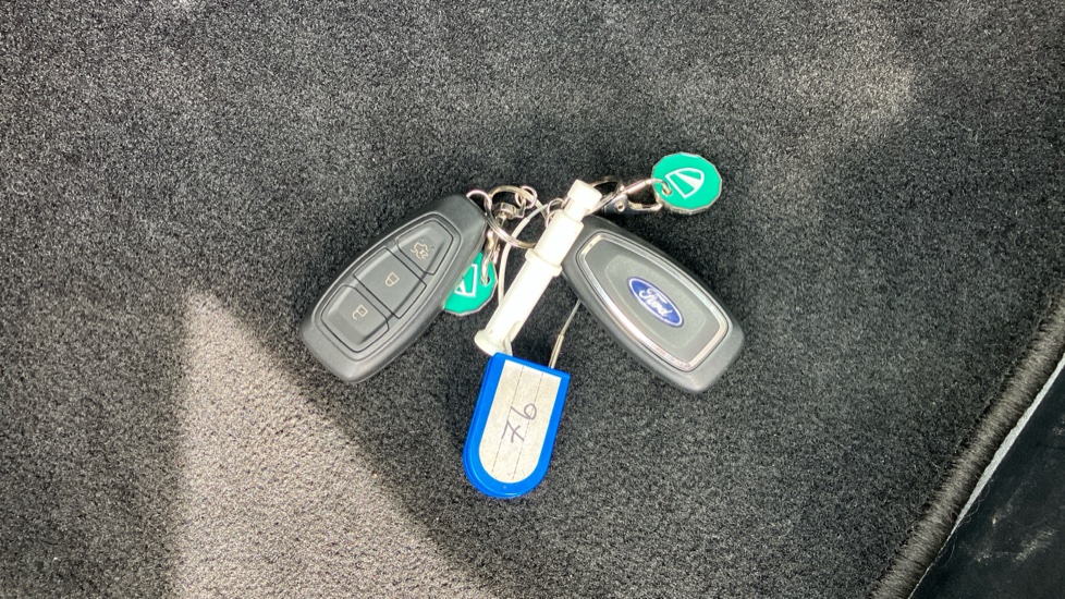 Ford Focus 1.0 EcoBoost Hybrid mHEV 155 Titanium 5dr Auto Petrol Estate - Image 9