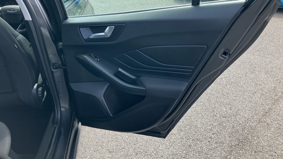Ford Focus 1.0 EcoBoost Hybrid mHEV 155 Titanium 5dr Auto Petrol Estate - Image 36
