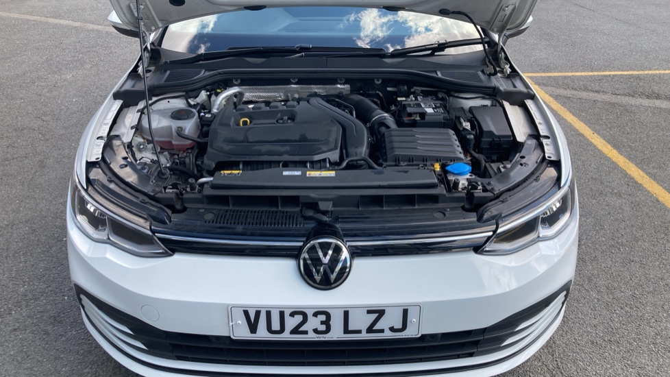 Volkswagen Golf 1.5 eTSI 150 Life 5dr DSG Petrol Hatchback - Image 12