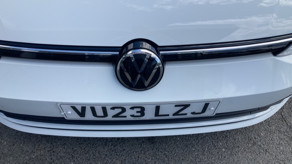Volkswagen Golf 1.5 eTSI 150 Life 5dr DSG Petrol Hatchback - Image 24