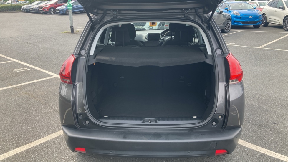 Peugeot 2008 1.2 PureTech 110 Signature 5dr EAT6 Petrol Estate - Image 4