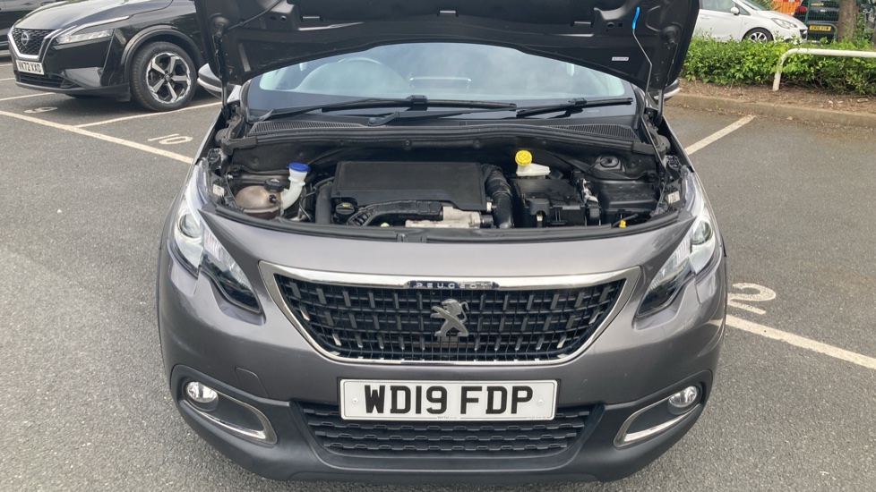 Peugeot 2008 1.2 PureTech 110 Signature 5dr EAT6 Petrol Estate - Image 11