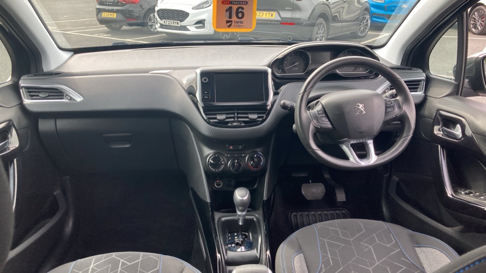 Peugeot 2008 1.2 PureTech 110 Signature 5dr EAT6 Petrol Estate - Image 13