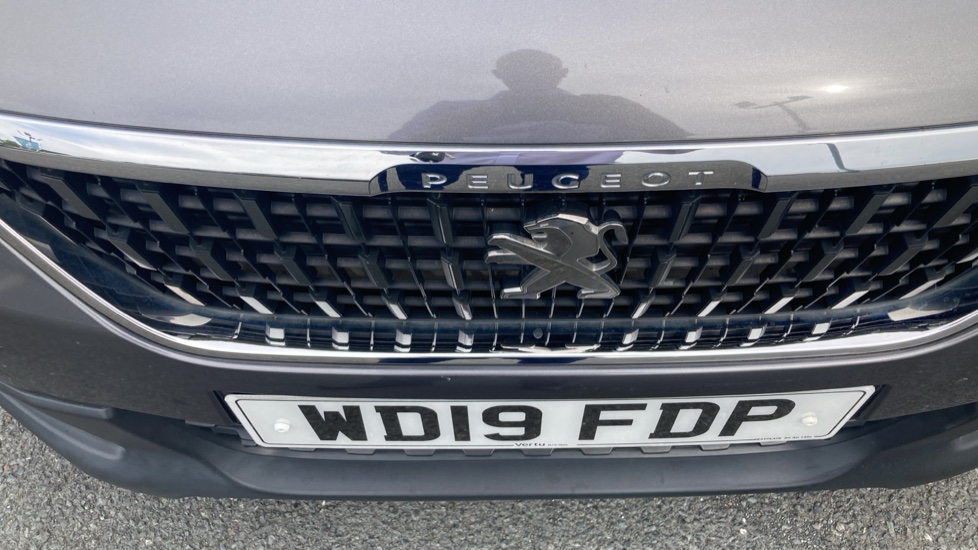 Peugeot 2008 1.2 PureTech 110 Signature 5dr EAT6 Petrol Estate - Image 24