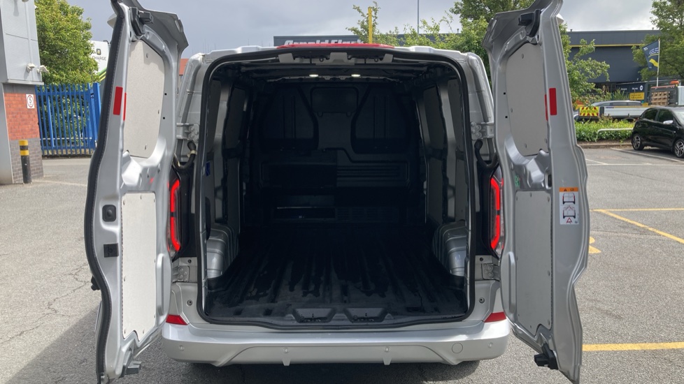 Ford Transit Custom E-320 L1 Rwd 160kW 65kWh H1 Van Sport Auto - Image 4