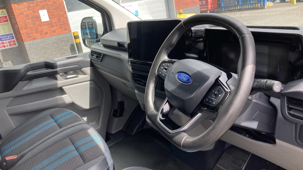 Ford Transit Custom E-320 L1 Rwd 160kW 65kWh H1 Van Sport Auto - Image 14